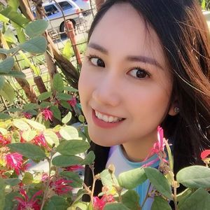 Meet your Posher, Demi